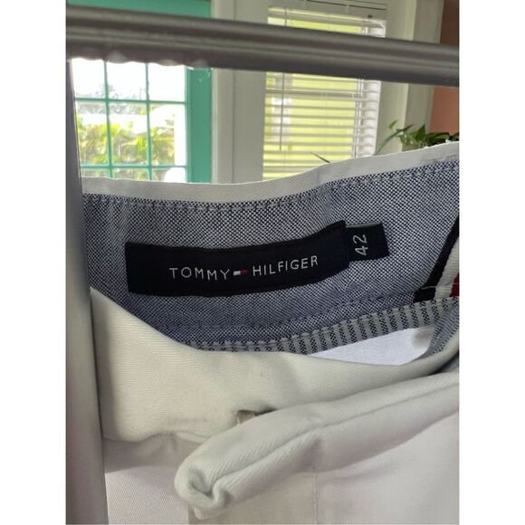 TOMMY HILFIGER CHINO Shorts - W42- White - Great Condition - Men’s - Picture 3 of 10